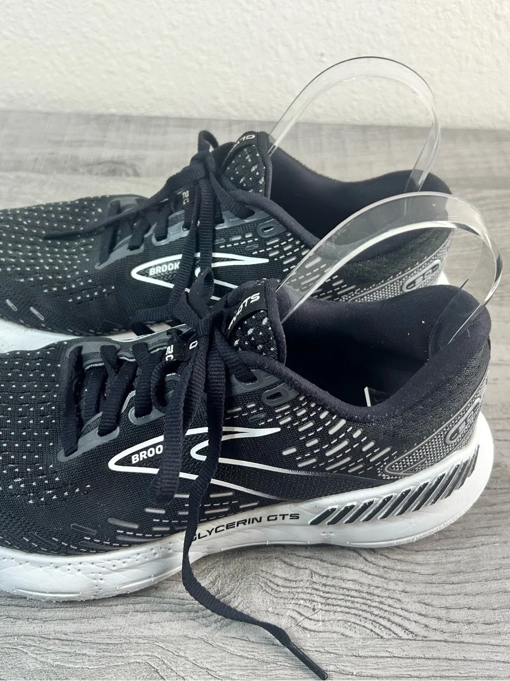 Brooks athletic running
